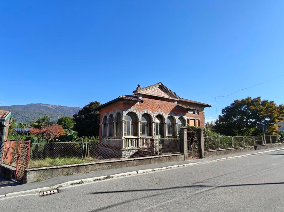Villa en Bardello con Malgesso y Bregano, Lombardía, Italia 3 - 18828633