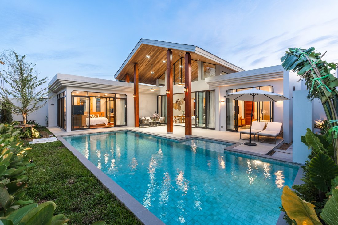 Villa in Thep Krasatti, Phuket, Thailand 1 - 18828650