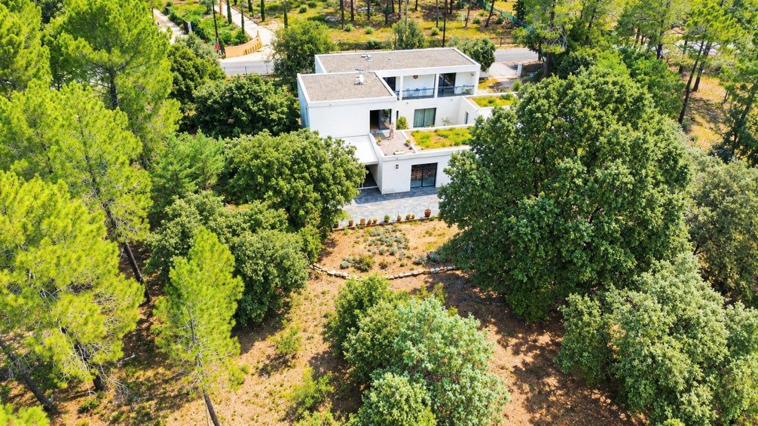 Maison à Régusse, Provence-Alpes-Côte d'Azur, France 2 - 18828907
