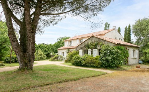 Villa a Rive Droite de la Sèvre, Clisson, Francia 1