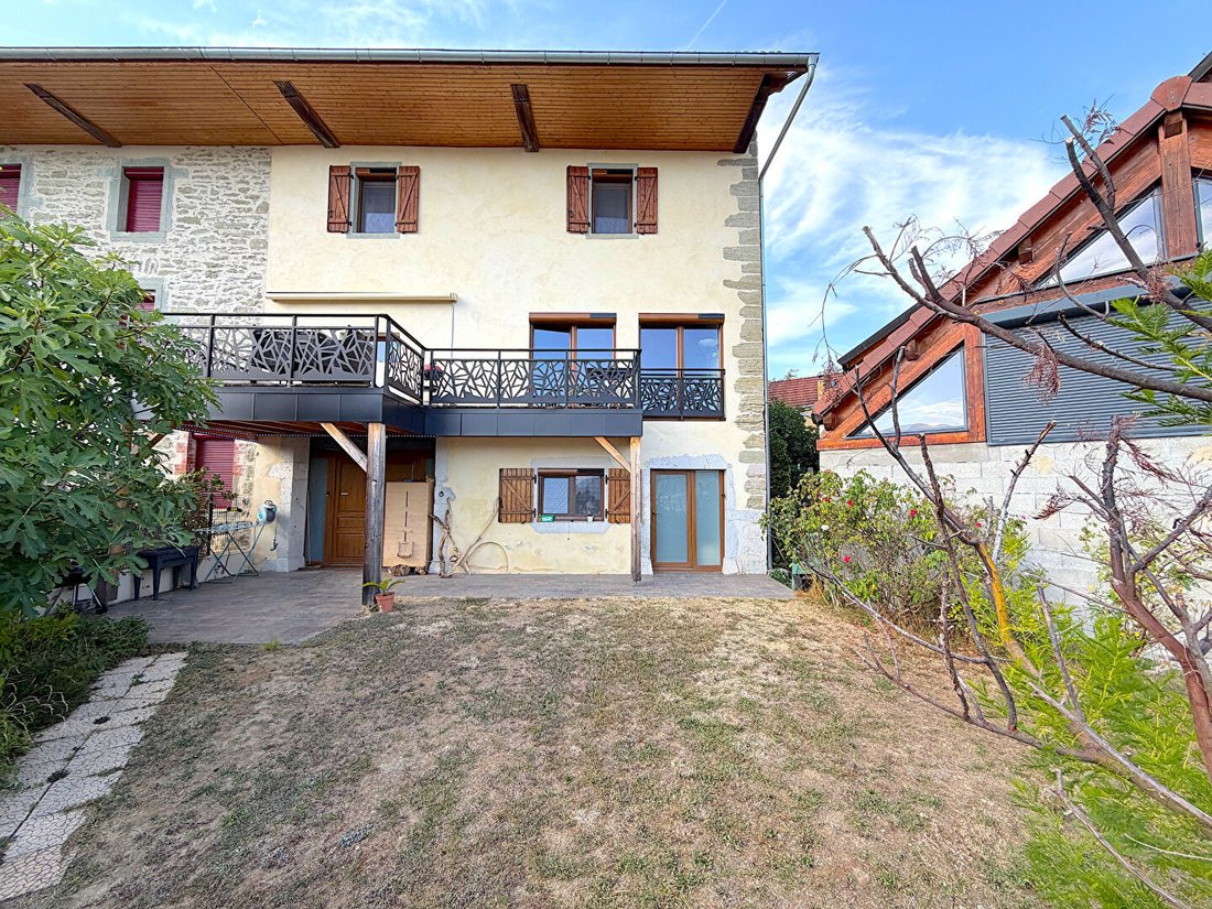 Villa in Challonges, Auvergne-Rhone-Alpen, Frankreich 1 - 18828240
