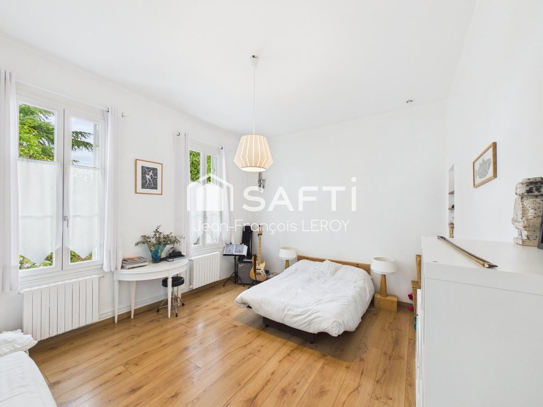 House in Saint-Medard-en-Jalles, Nouvelle-Aquitaine, France 4 - 17968002
