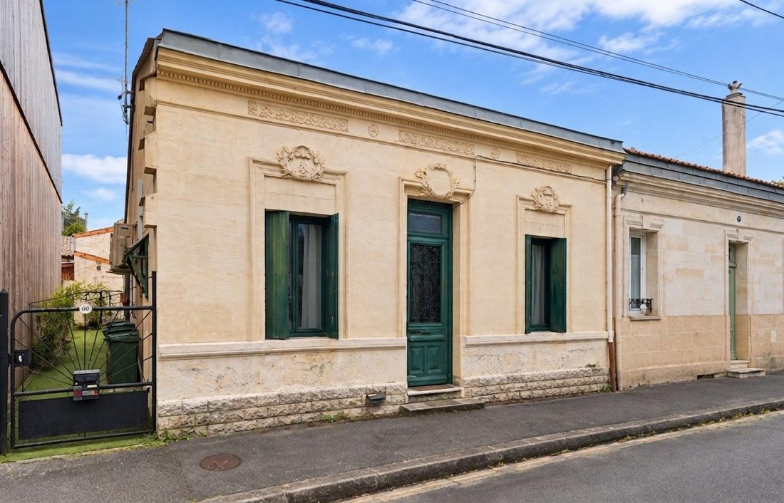 Haus in Hôtel de Ville-Quinconce-Saint Seurin-Fondaudège, Bordeaux, Frankreich 1 - 16799720