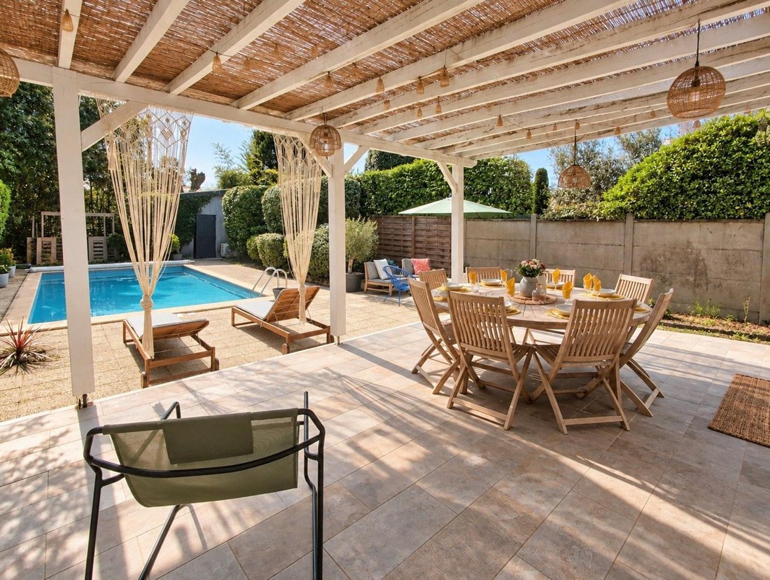House in Saint-Medard-en-Jalles, Nouvelle-Aquitaine, France 1 - 17358521