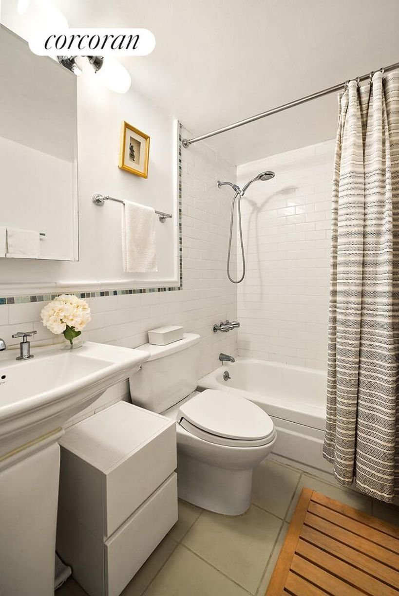 Condo in New York, New York, United States 4 - 18828251