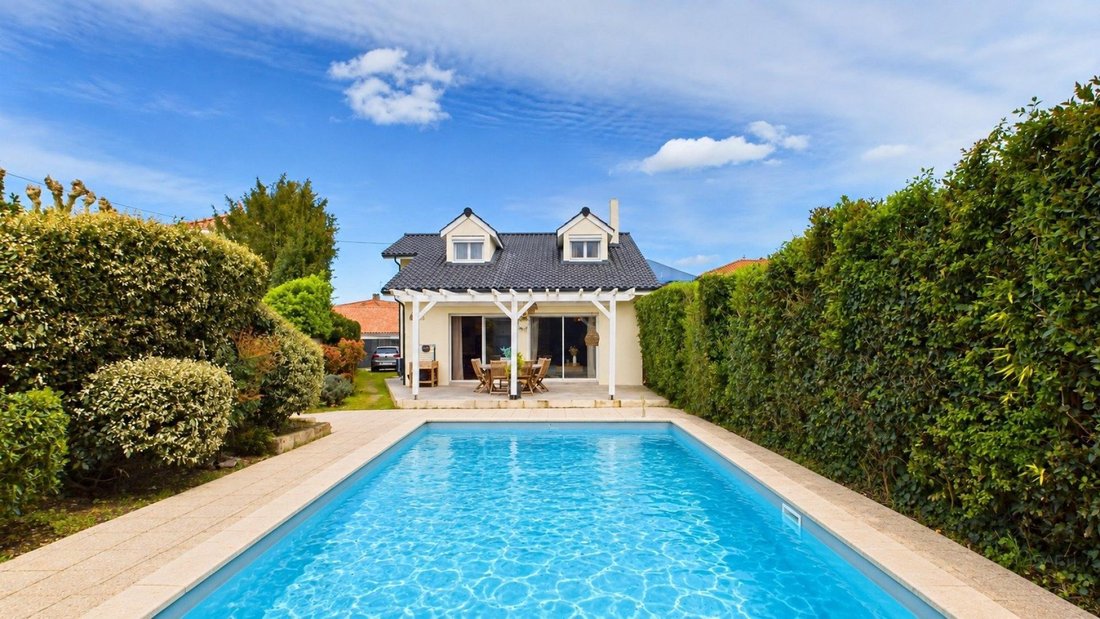 House in Saint-Medard-en-Jalles, Nouvelle-Aquitaine, France 3 - 17358521
