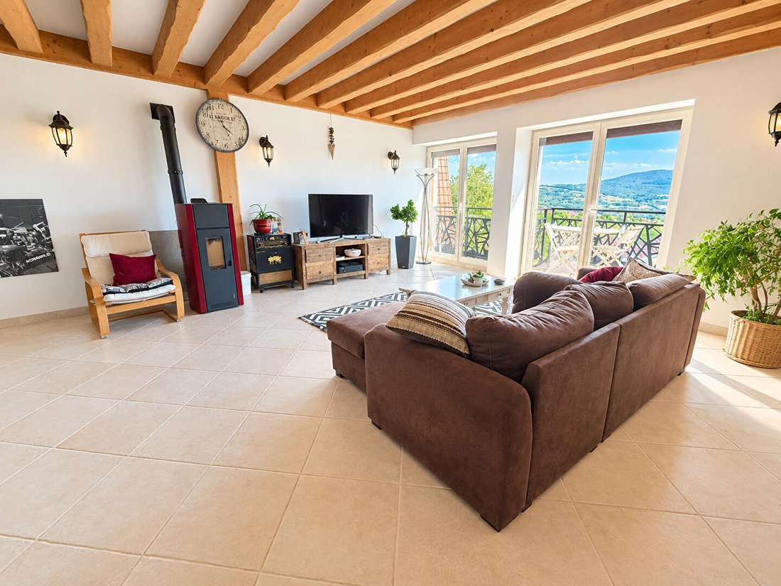 Villa in Challonges, Auvergne-Rhone-Alpen, Frankreich 5 - 18828240