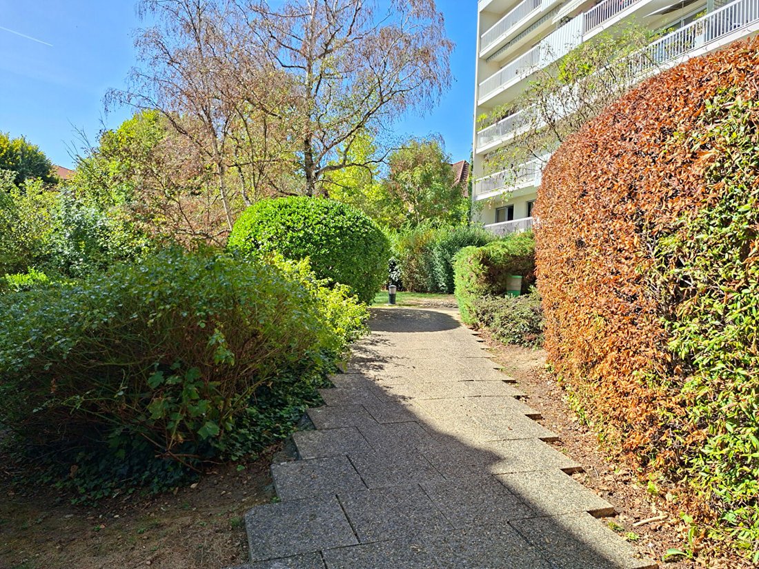 Apartamento en Côte Saint Louis, Garches, Francia 1 - 18828246