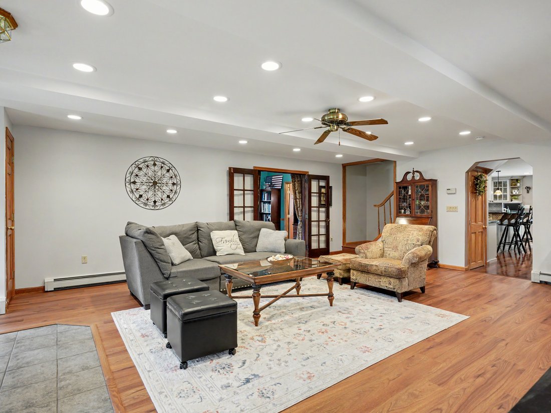 House in Danbury, Connecticut, United States 5 - 18828685