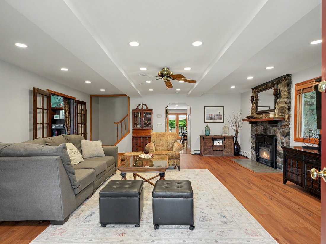 House in Danbury, Connecticut, United States 4 - 18828685