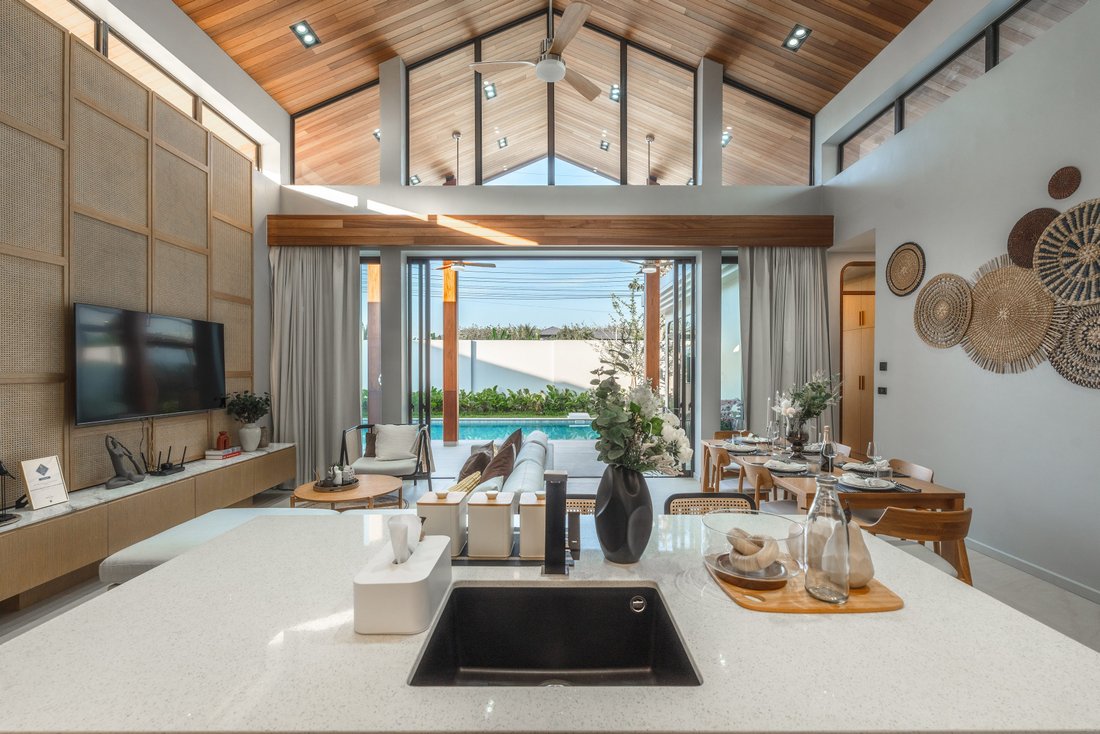Villa in Thep Krasatti, Phuket, Thailand 4 - 18828650