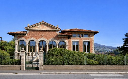 Villa en Bardello con Malgesso y Bregano, Lombardía, Italia 1