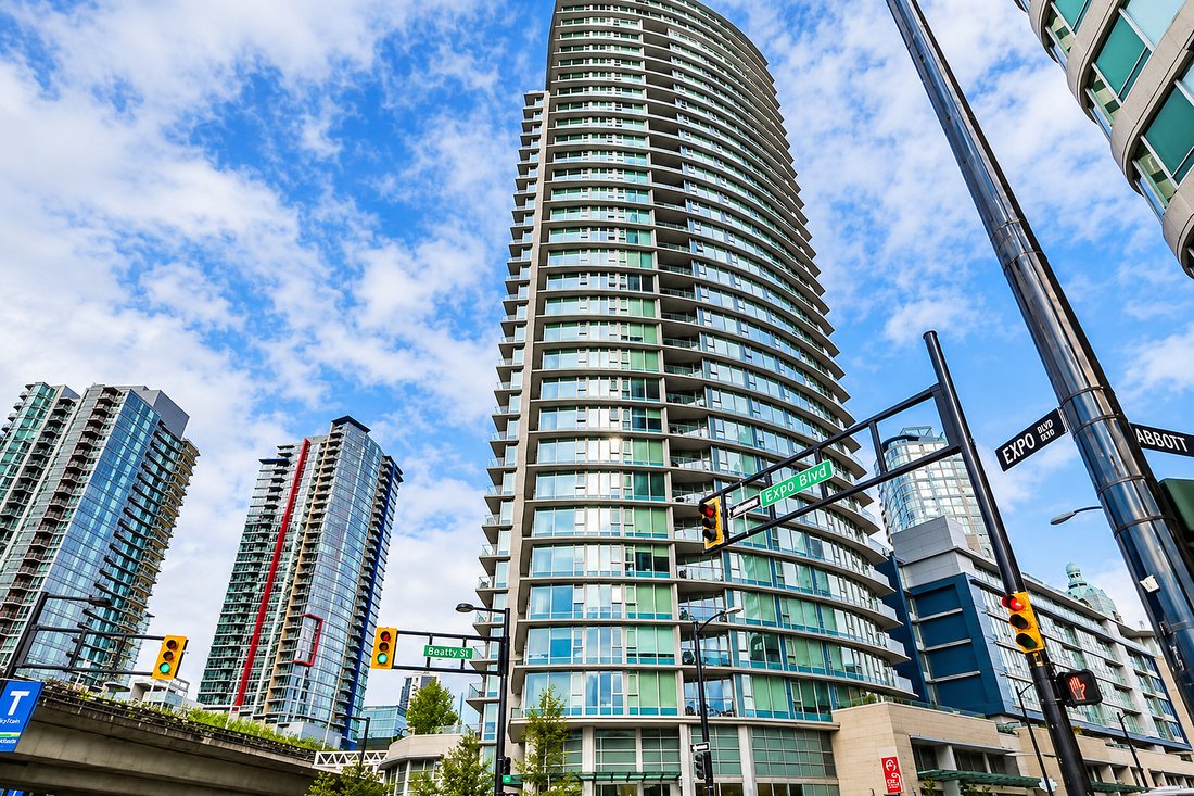 Condo in Vancouver, British Columbia, Canada 1 - 18828730