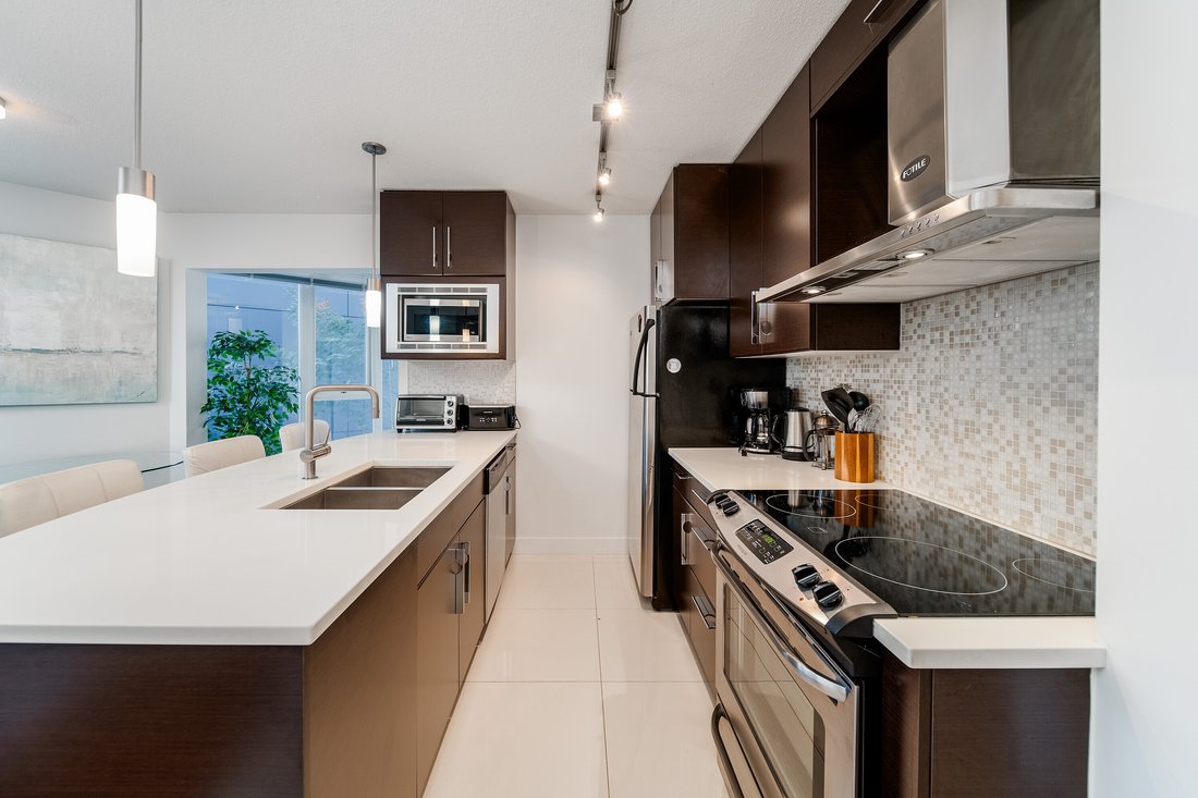 Condo in Vancouver, British Columbia, Canada 2 - 18828730
