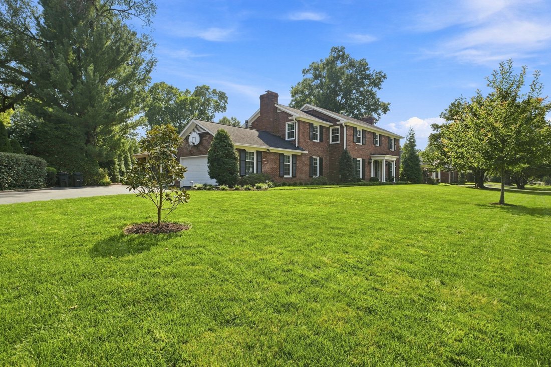 House in Watterson Park, Kentucky, United States 4 - 18828846