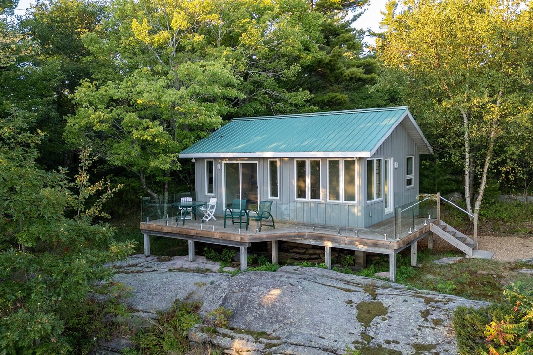 Carling, Ontario, Canada 3 - 18828838