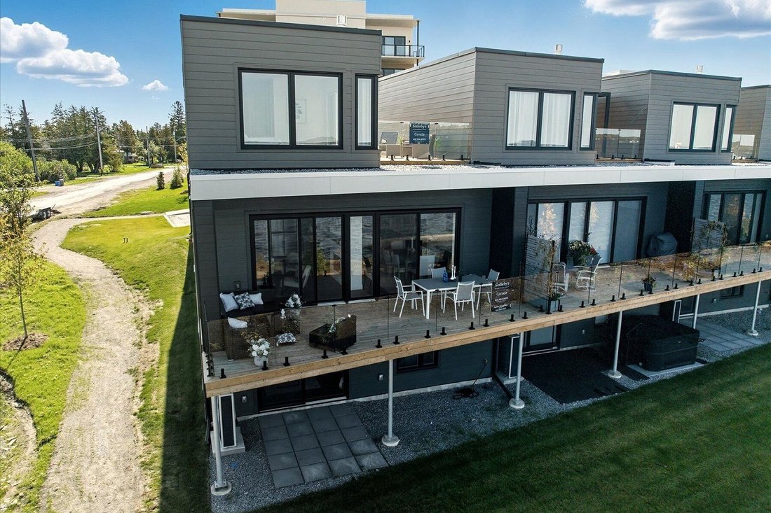 Townhouse en Kawartha Lakes, Ontario, Canadá 1 - 18828842