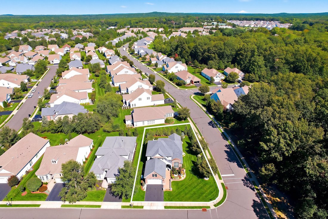 House in Farmingdale, New Jersey, United States 2 - 18828947