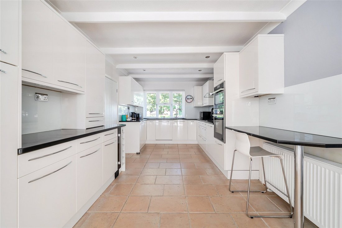 Haus in Crawley Hill, Surrey Heath, England 5 - 18829891