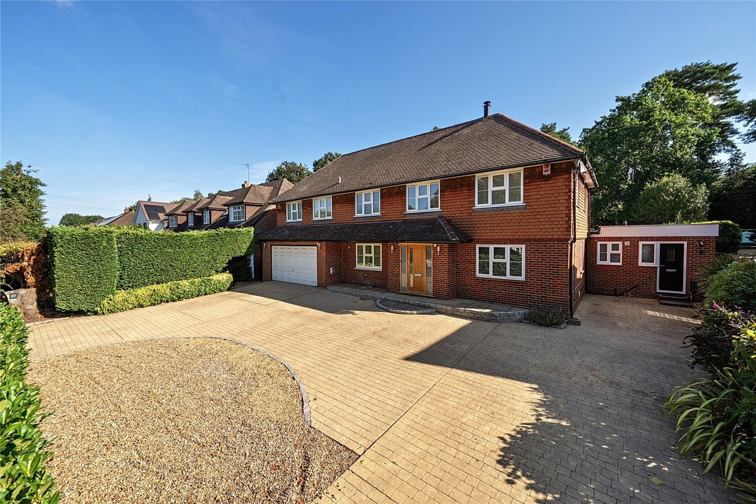 Haus in Crawley Hill, Surrey Heath, England 1 - 18829891
