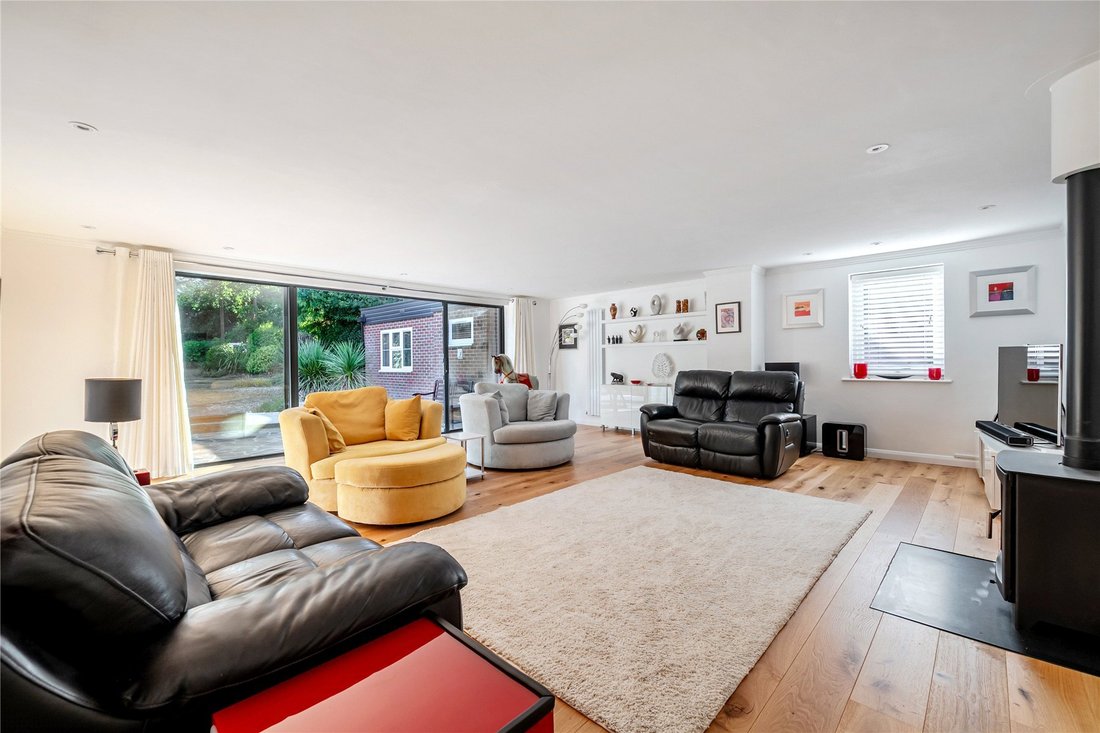 Haus in Crawley Hill, Surrey Heath, England 2 - 18829891