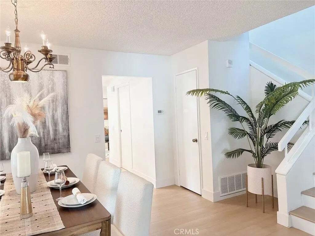 Condo in Irvine, California, United States 5 - 18829673