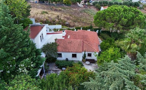 House in Loures, Lisbon, Portugal 1