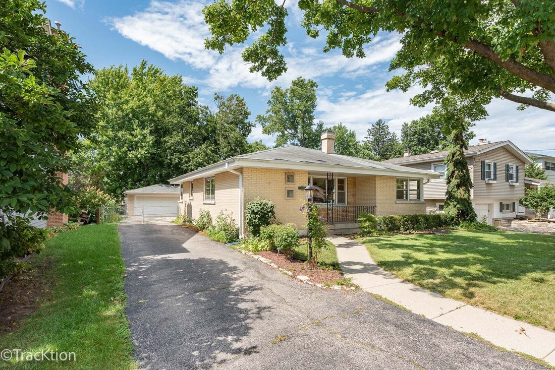 House in Glen Ellyn, Illinois, United States 1 - 18830141