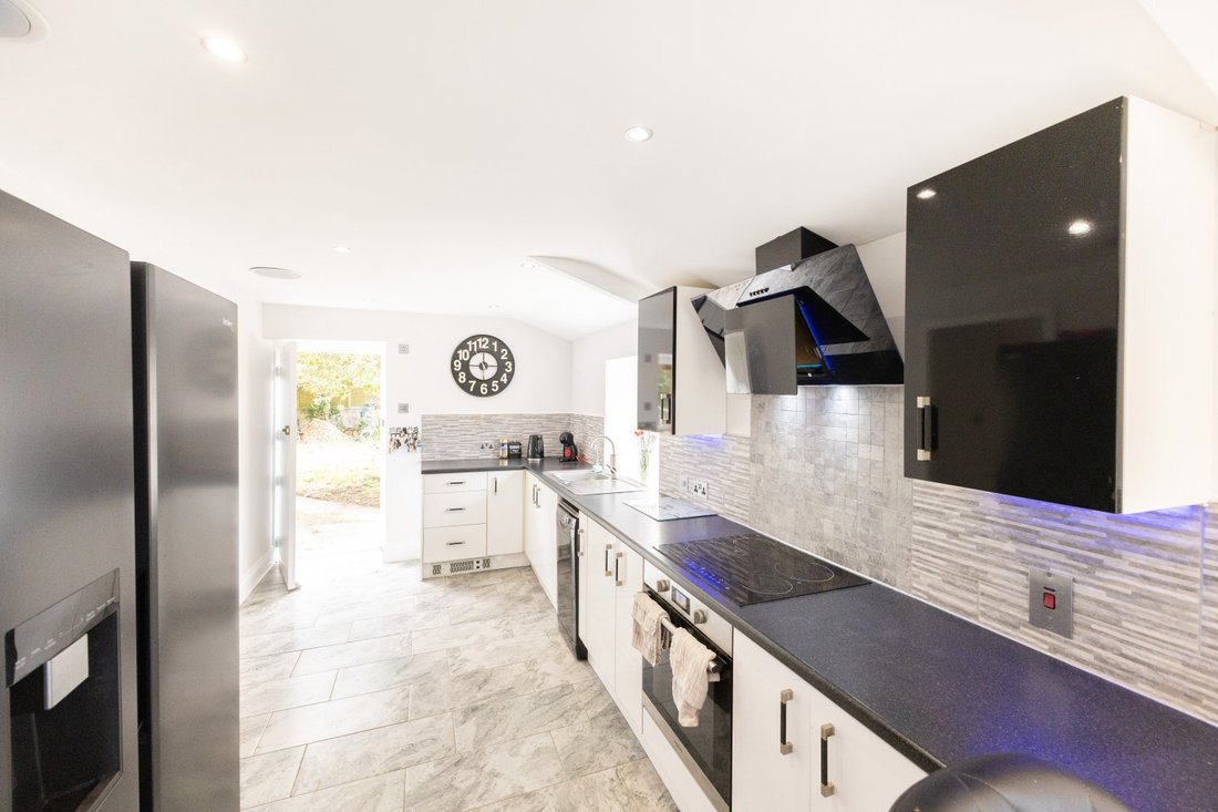 House in United Kingdom 4 - 18829226