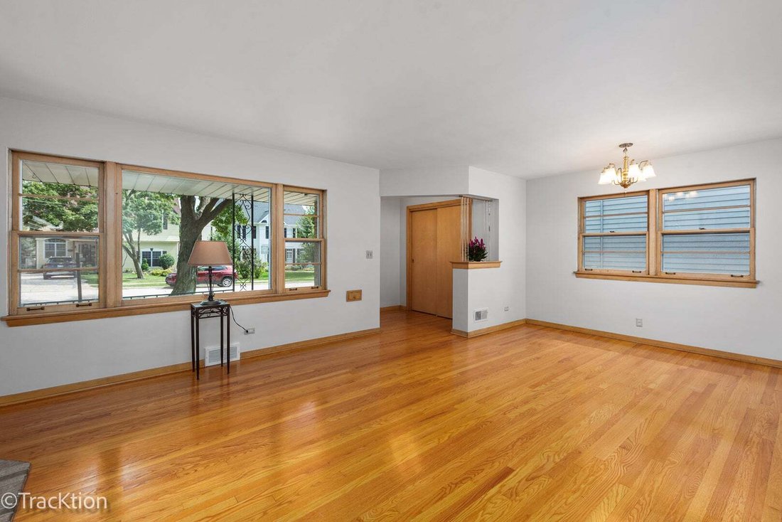 House in Glen Ellyn, Illinois, United States 2 - 18830141