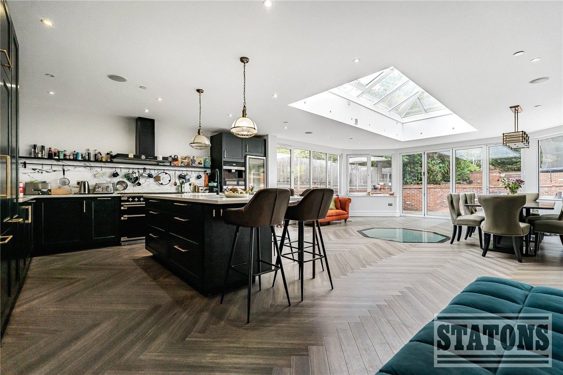 Haus in Ferney Hill, London Borough of Enfield, England 4 - 17551684