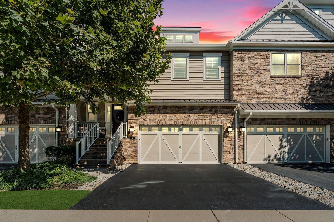 Condo in Lincroft, New Jersey, United States 1 - 18829163
