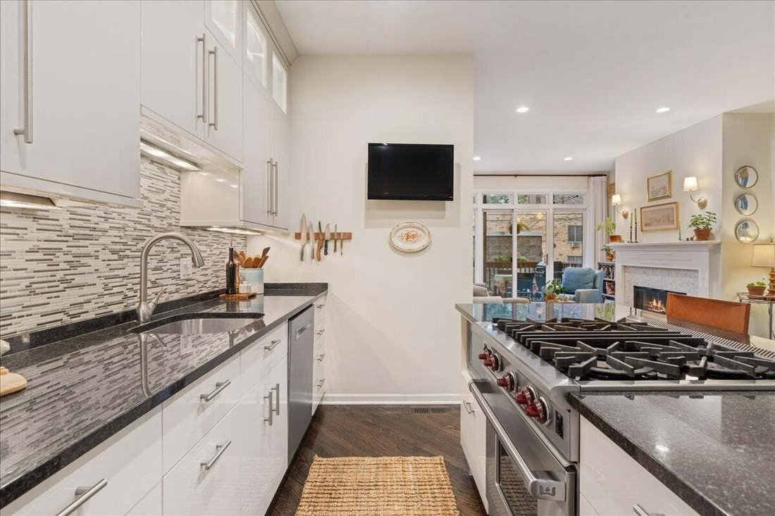 Condo in Chicago, Illinois, United States 5 - 18830087