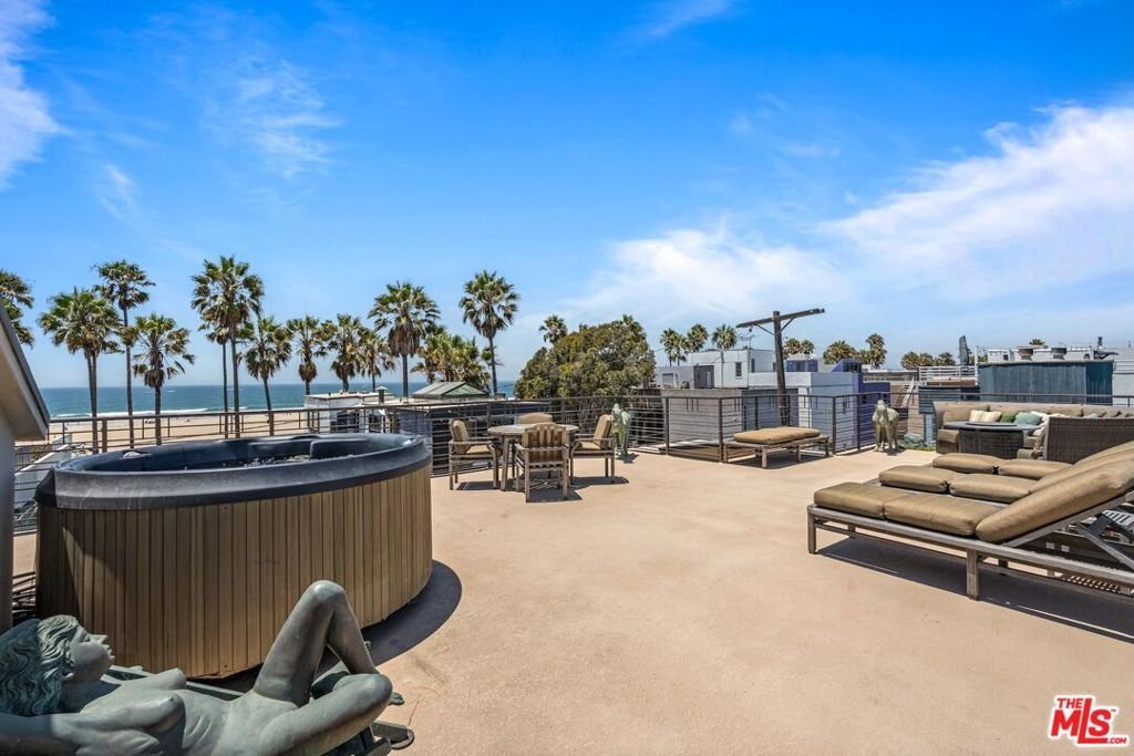 Los Angeles, California, United States 2 - 18829101