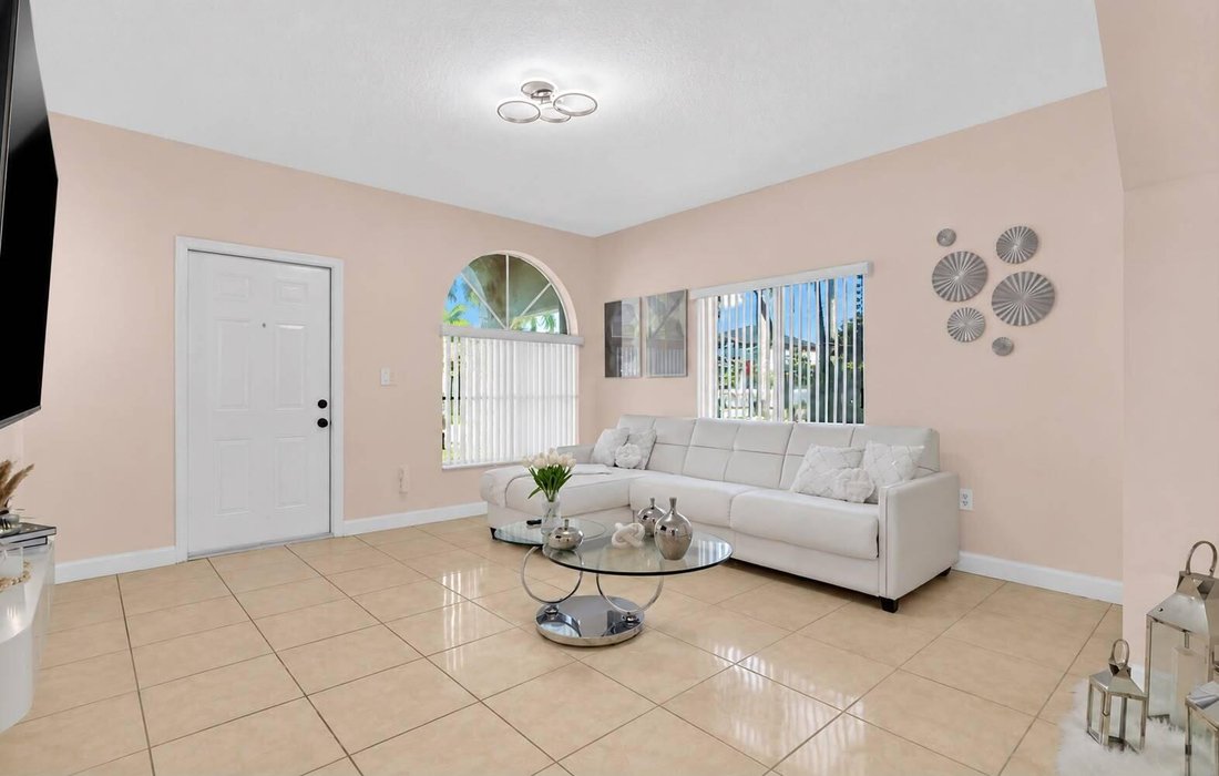 House in Miami, Florida, United States 4 - 18659313