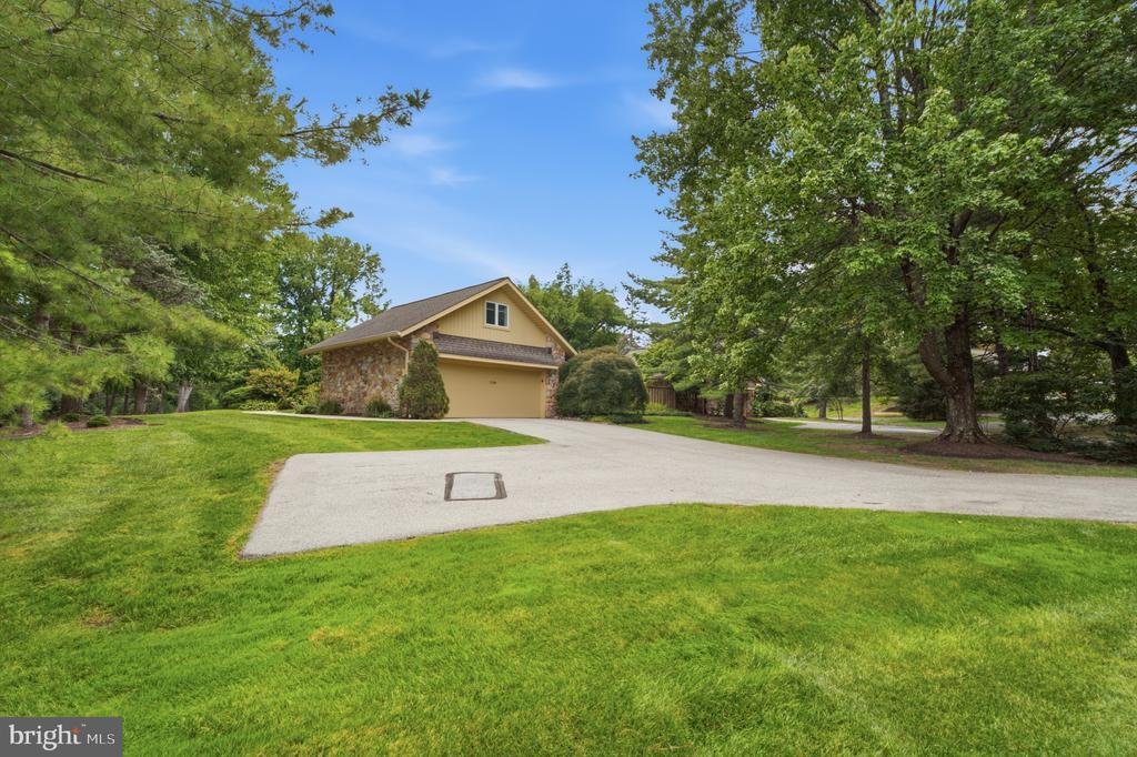 Townhouse in Bryn Mawr, Pennsylvania, United States 3 - 18830231
