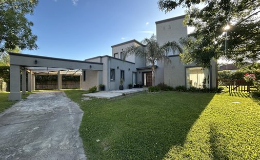 House in Tigre, Buenos Aires Province, Argentina 1