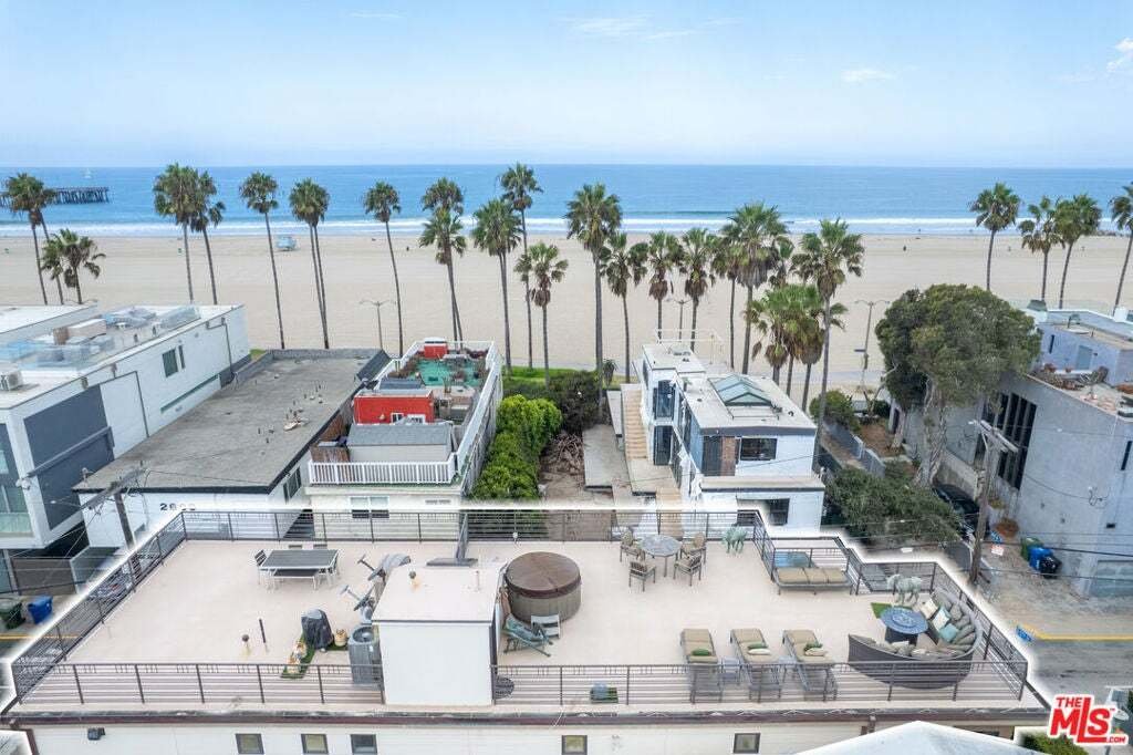 Los Angeles, California, United States 3 - 18829101