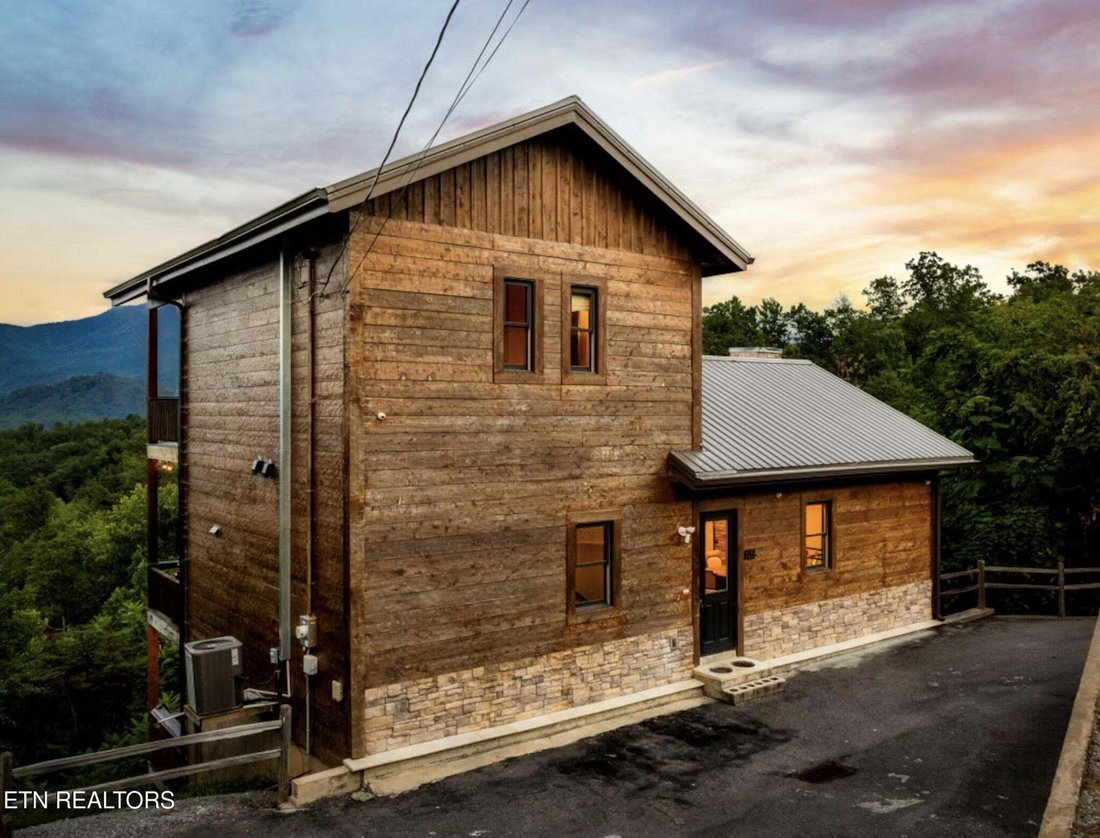 House in Gatlinburg, Tennessee, United States 2 - 18829758