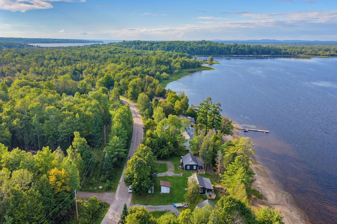 Bungalow à Laurentian Valley, Ontario, Canada 1 - 18831113