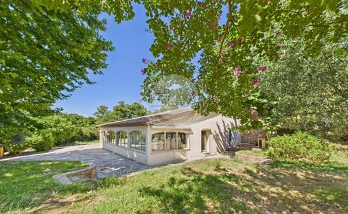 House in Le Plan-de-la-Tour, Provence-Alpes-Côte d'Azur, France 1
