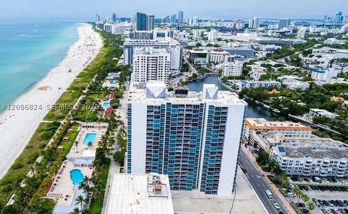 Condo in Miami Beach, Florida, United States 1