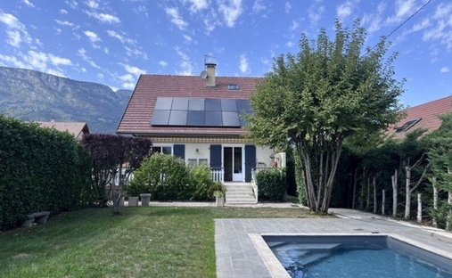Villa in Doussard, Auvergne-Rhone-Alpen, Frankreich 1