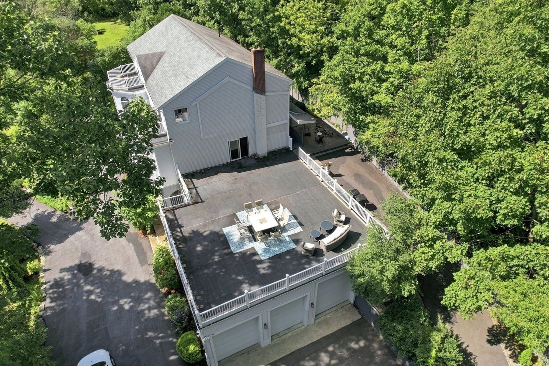House in Millbury, Massachusetts, United States 3 - 18833705