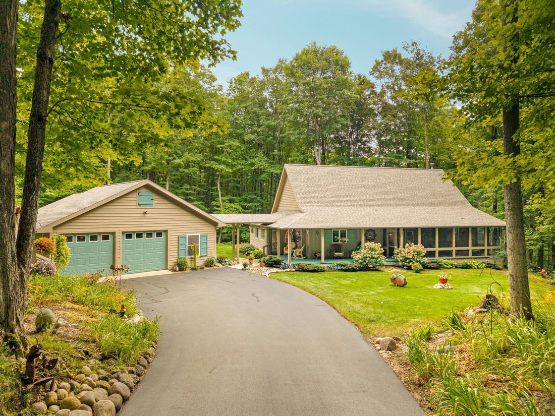 House in Central Lake, Michigan, United States 4 - 18833117