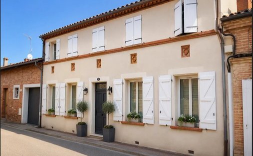 House in Rouffiac-Tolosan, Occitania, France 1