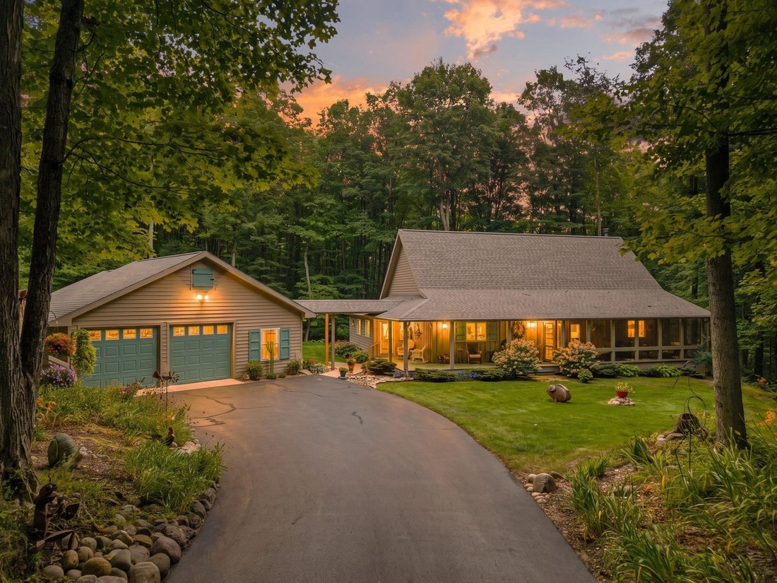 House in Central Lake, Michigan, United States 1 - 18833117