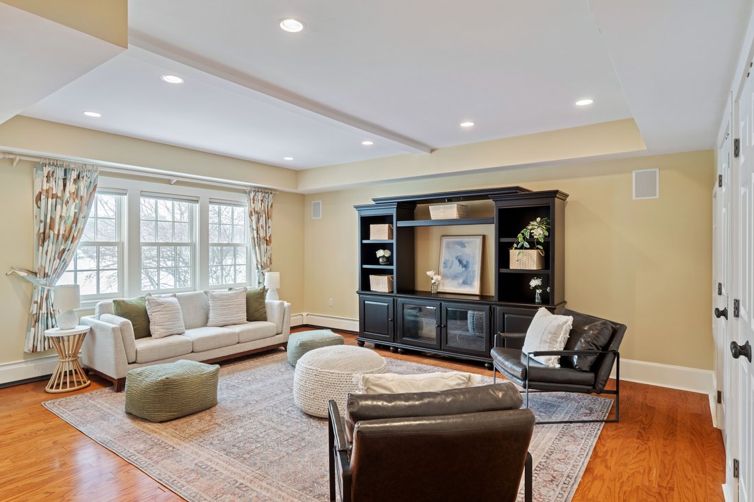 House in Winchester, Massachusetts, United States 2 - 18834436