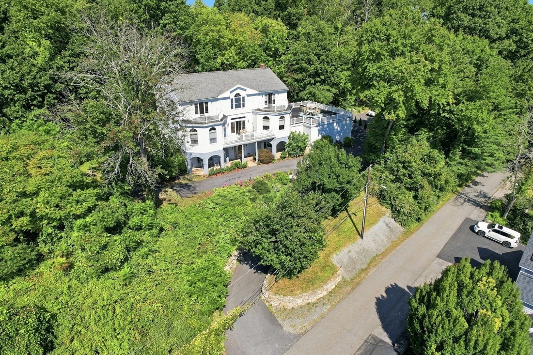 House in Millbury, Massachusetts, United States 2 - 18833705