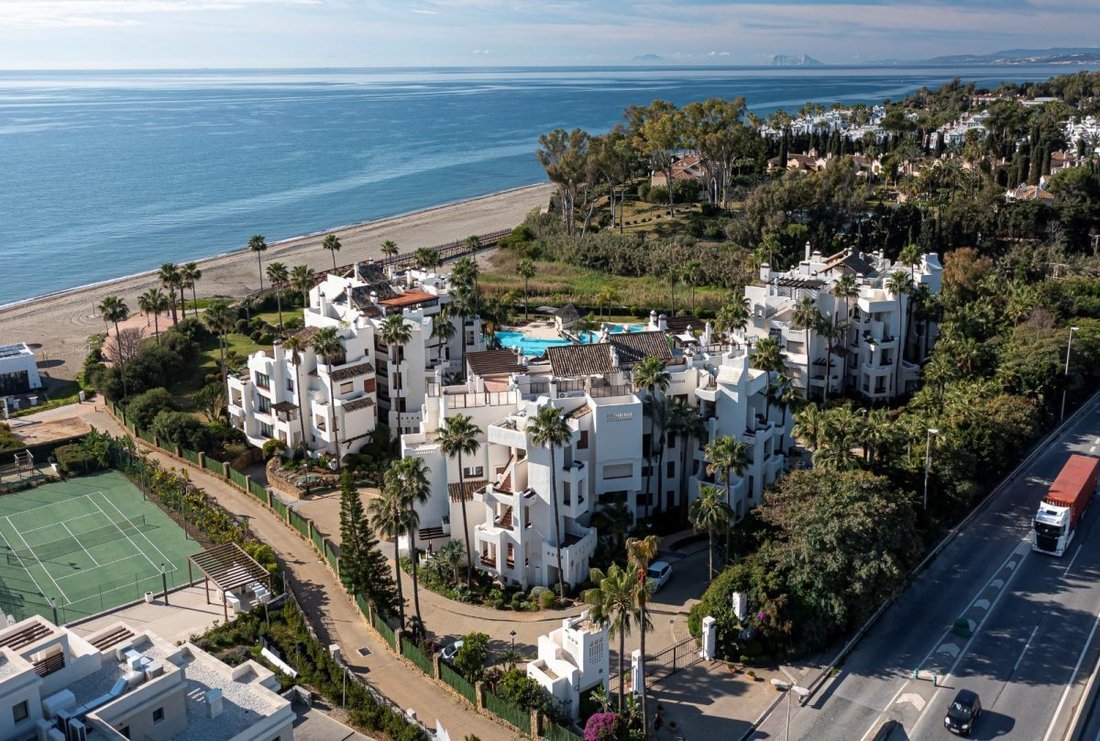 Wohnung in Estepona, Andalusien, Spanien 1 - 18832245